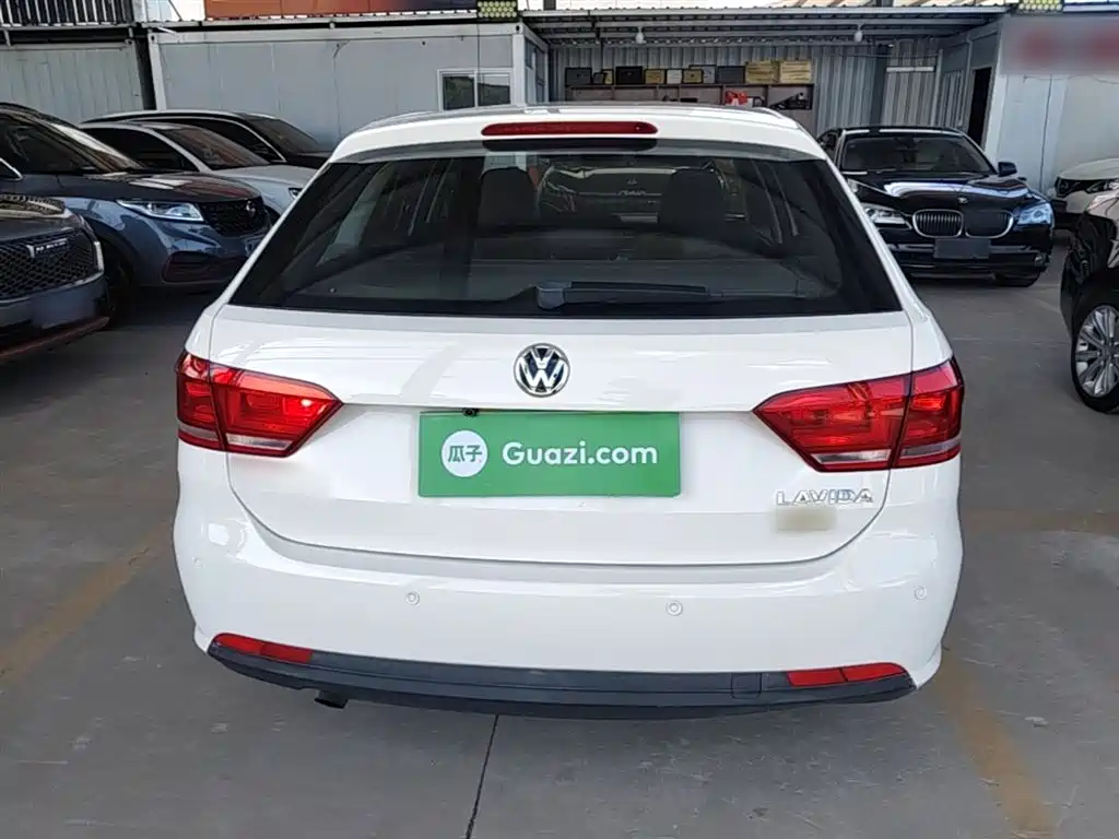 Volkswagen Lavida Tour 2013 1.6L Automatic Trend Style фото 6
