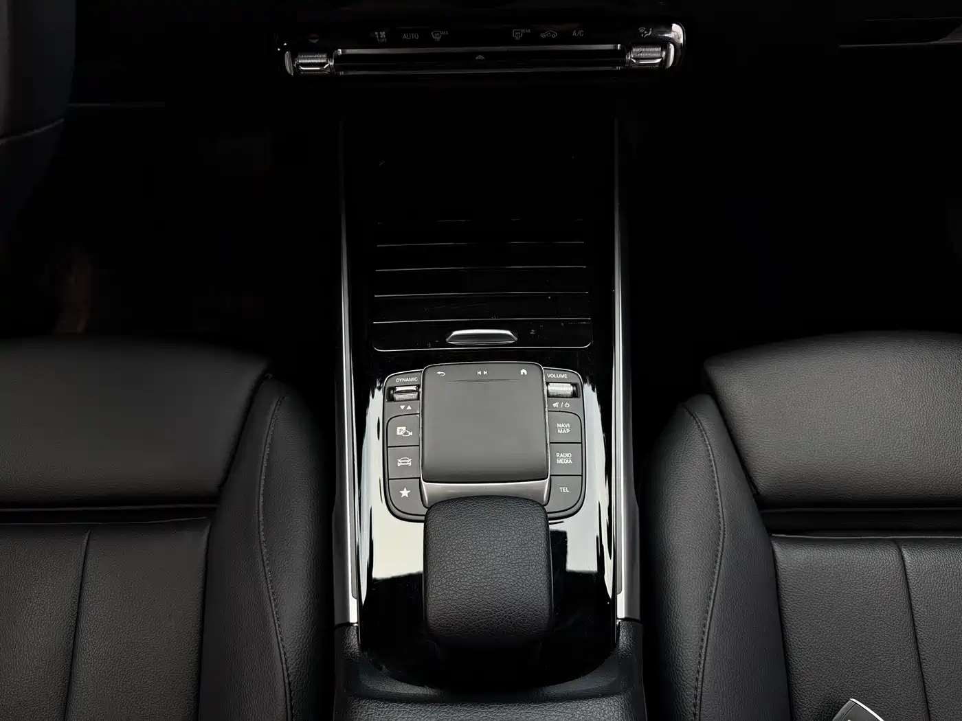 Mercedes-Benz GLB 2021 GLB 200 Dynamic фото 45