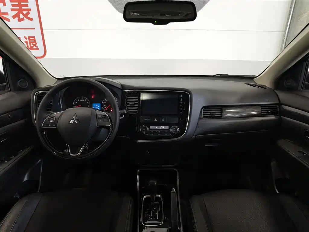 Mitsubishi Outlander 2018 2.0L 2WD Glory Edition 5-seater фото 5