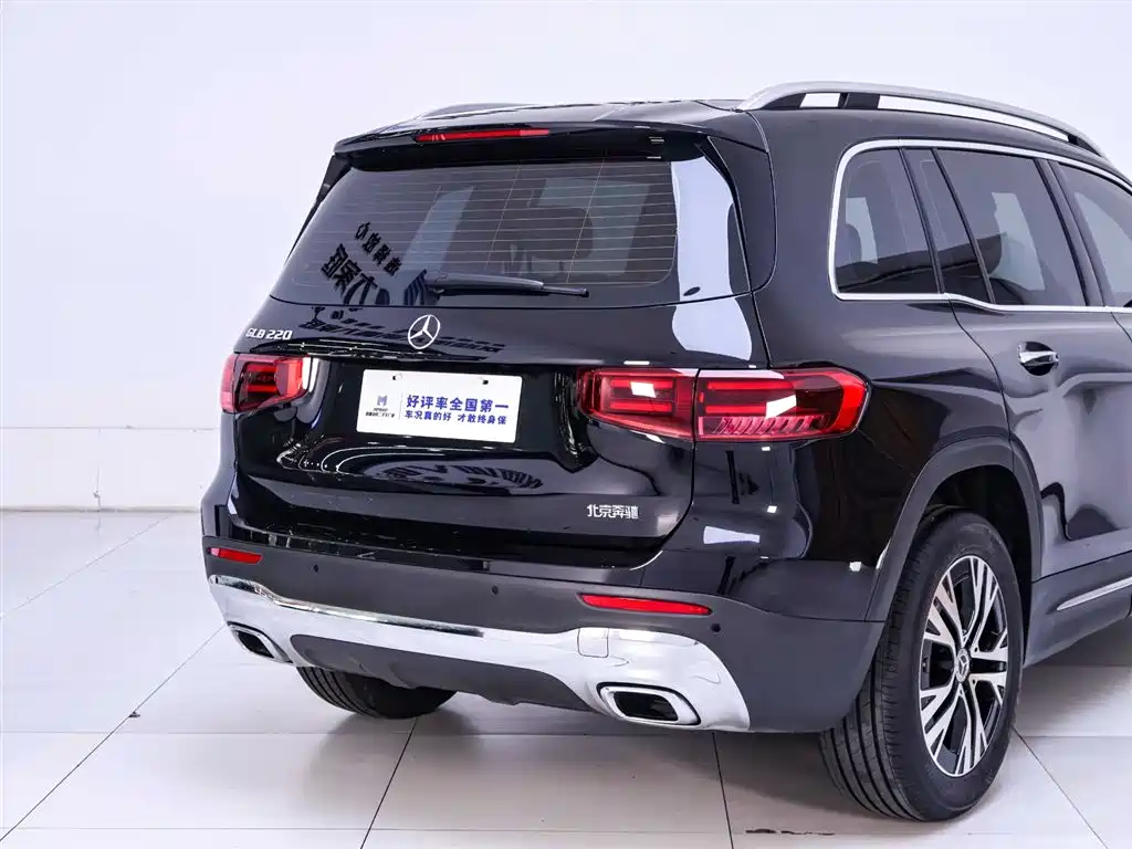 MERCEDES-BENZ GLB