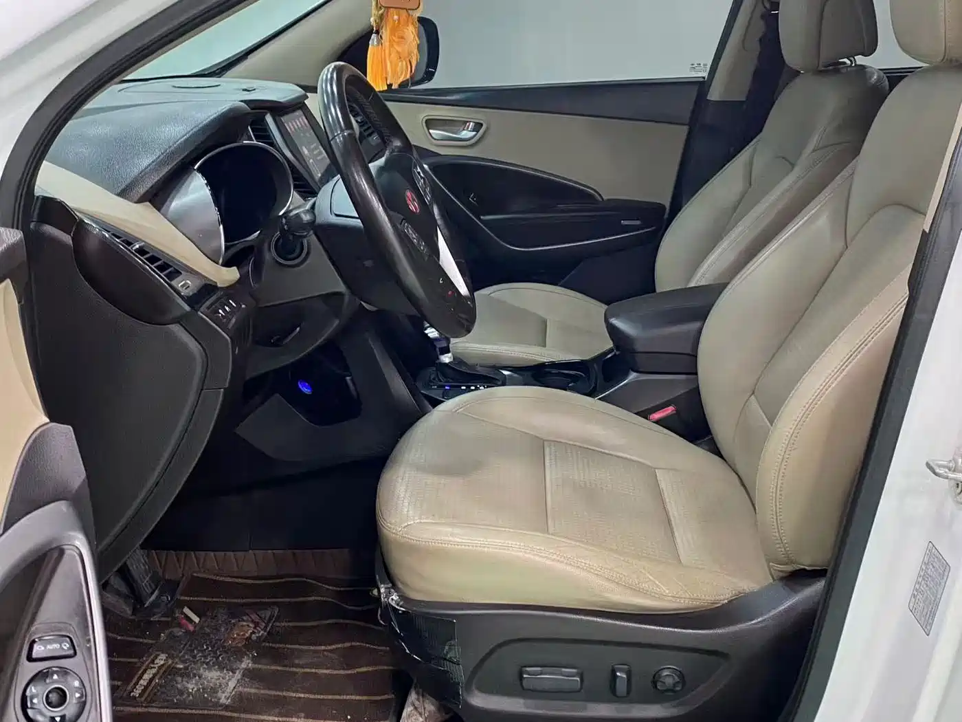 Hyundai Santa Fe 2013 2013 Model 2.4L Automatic 2WD Smart