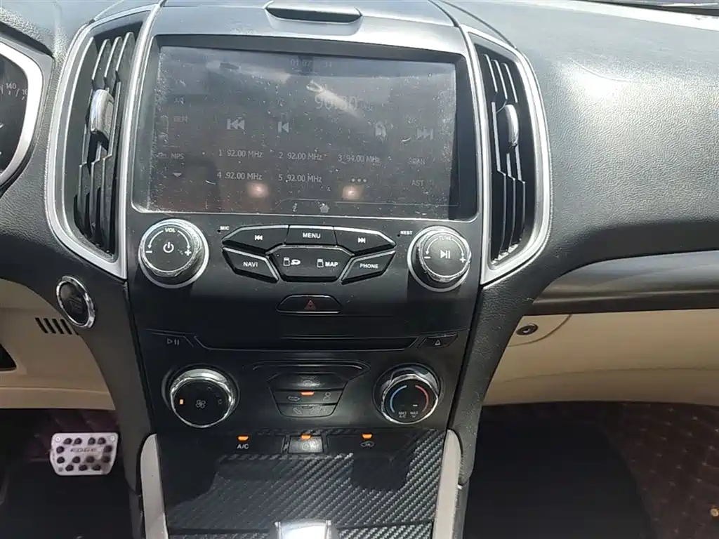 Фото 13 - Ford Edge