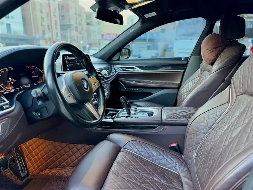 BMW 7-SERIES