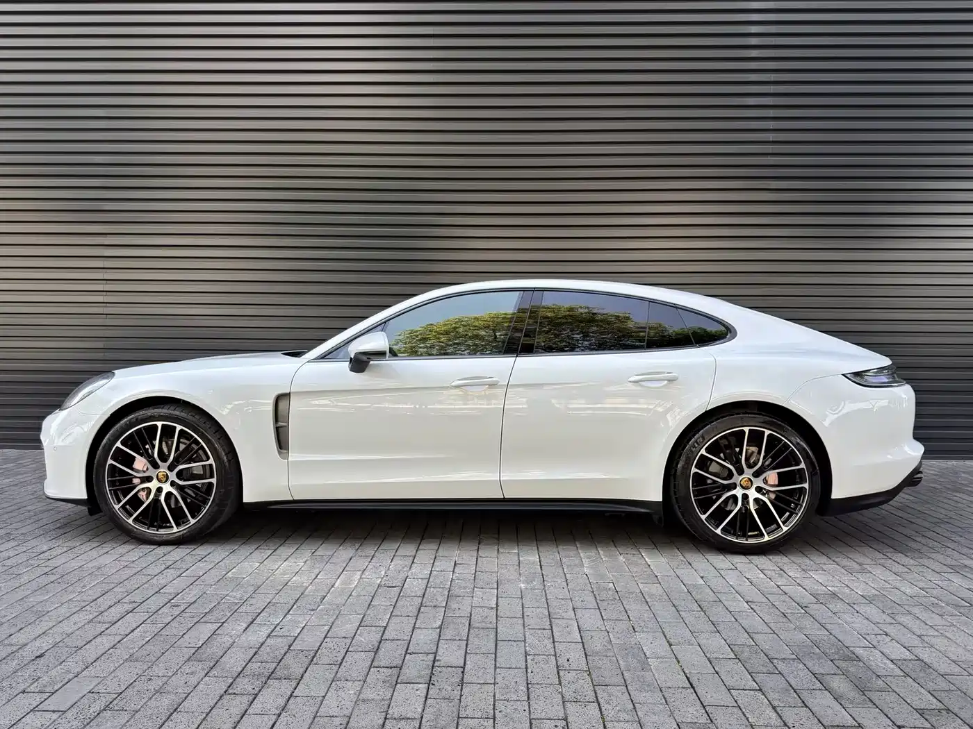 Porsche Panamera 2023 Panamera 2.9T Platinum Edition фото 2