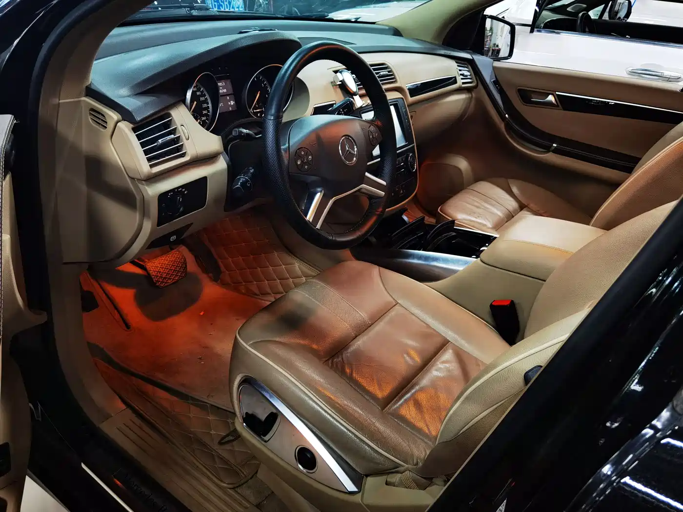 Mercedes-Benz R-Class 2017 R 320 4MATIC Business Collector's Edition фото 4