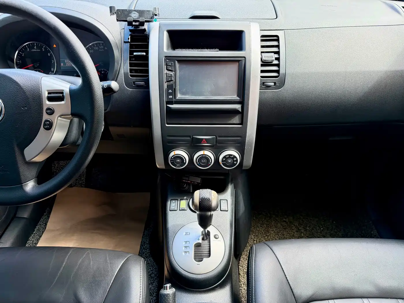 Dongfeng Fengdu MX6 2015 2015 2.0L CVT 2WD Dream Edition