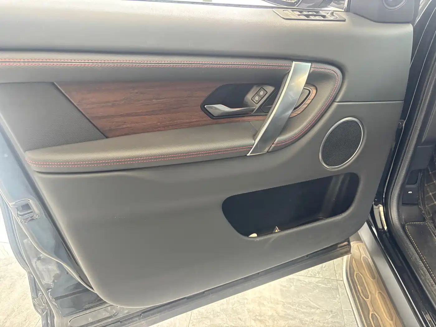 Land Rover Discovery Sport 2022 Model Facelift 249PS R-Dynamic S Performance Edition 5-seater фото 5