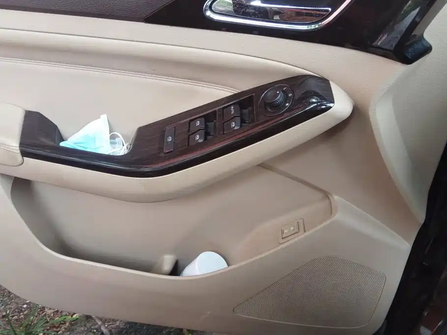 Baojun 730 2014 2014 1.5L Manual Comfort 7-seater