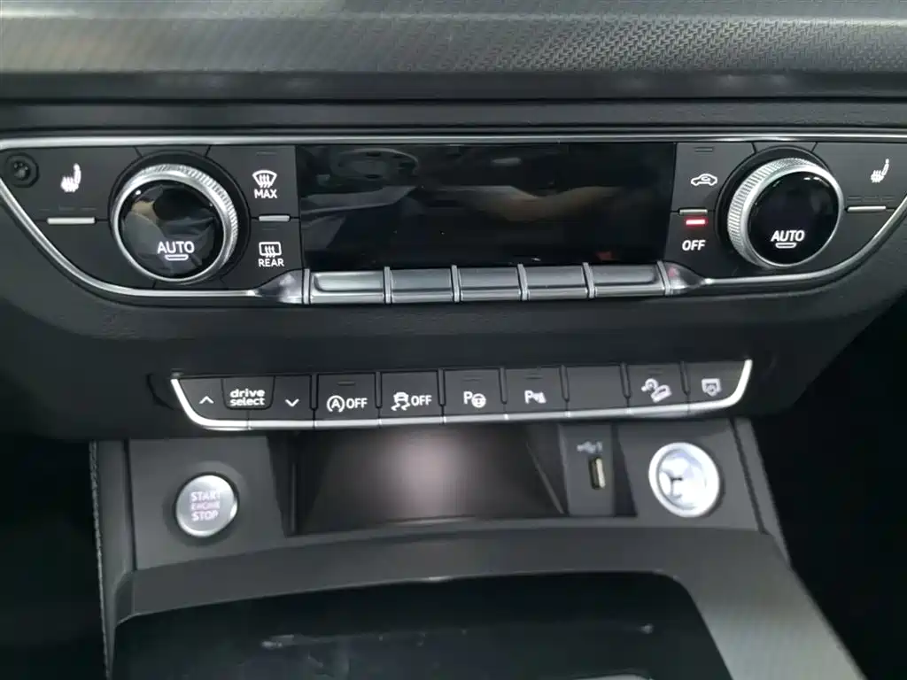 Audi Q5L 2022 Facelift 45T Luxury Dynamic фото 13
