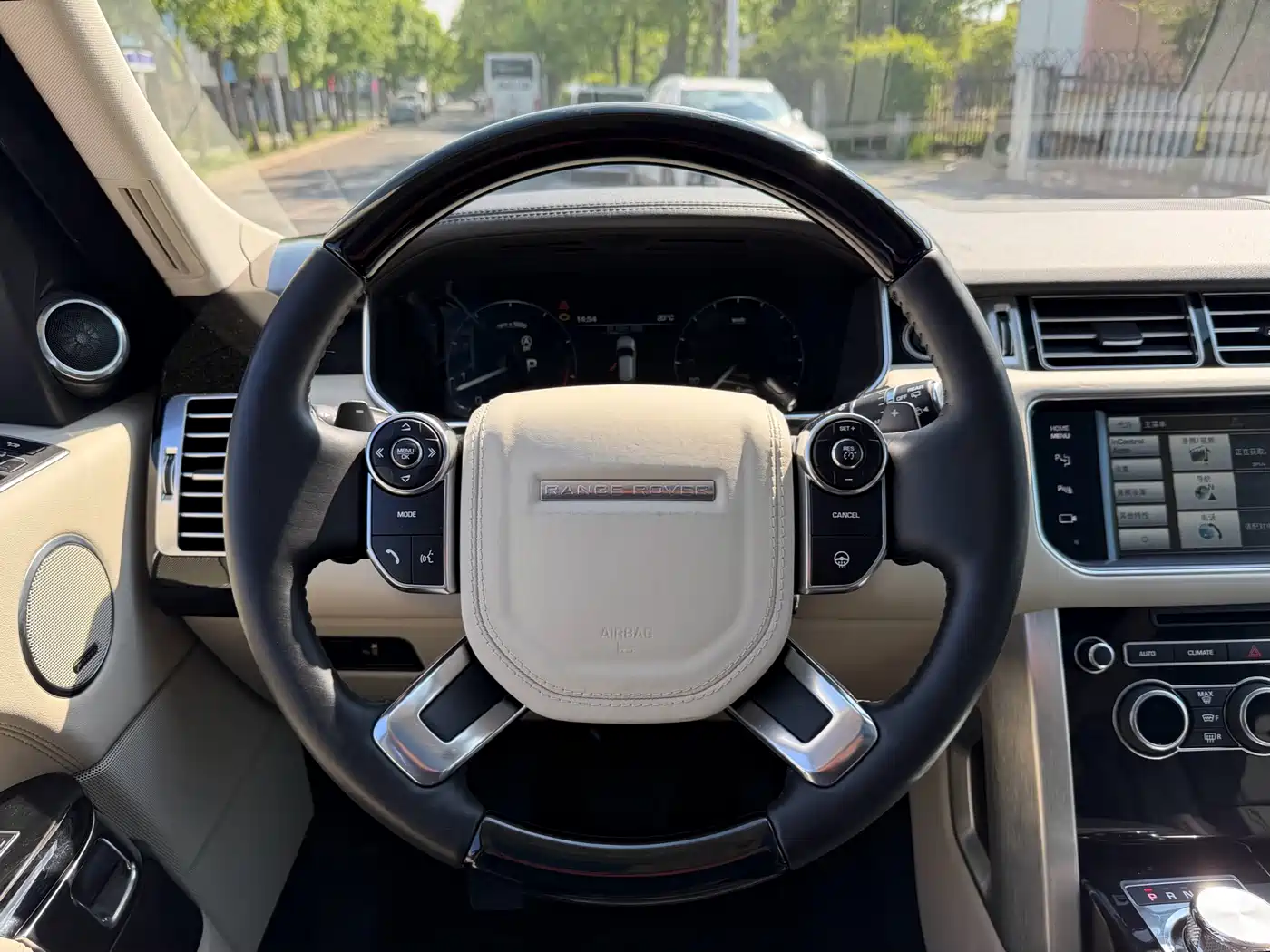 Land Rover Range Rover 2015 3.0 SC V6 Vogue фото 4