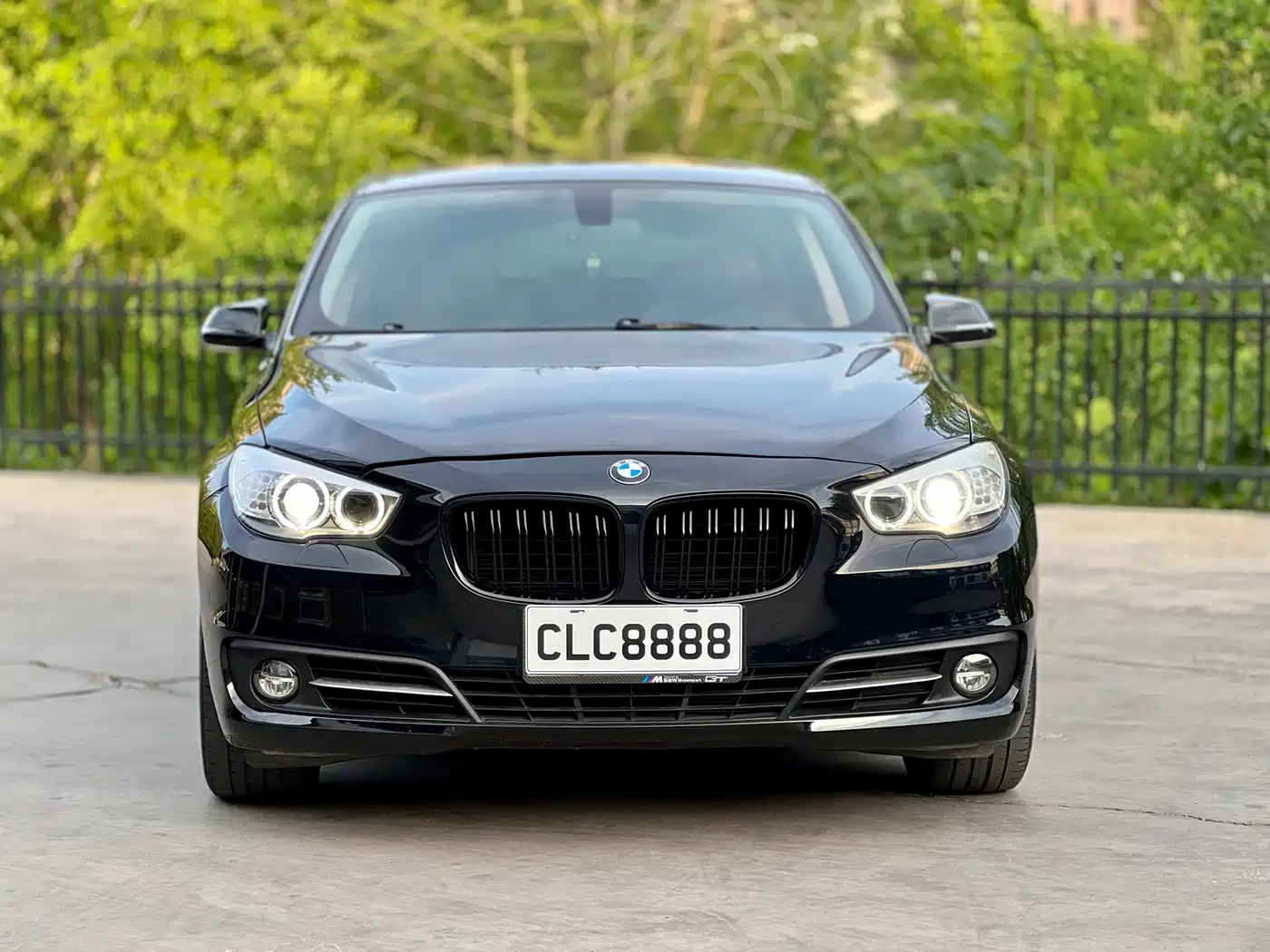 BMW 5 Series GT 2014 535i Leading фото 3