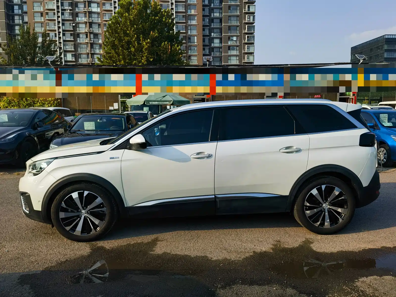 Photo 4 - Peugeot 5008