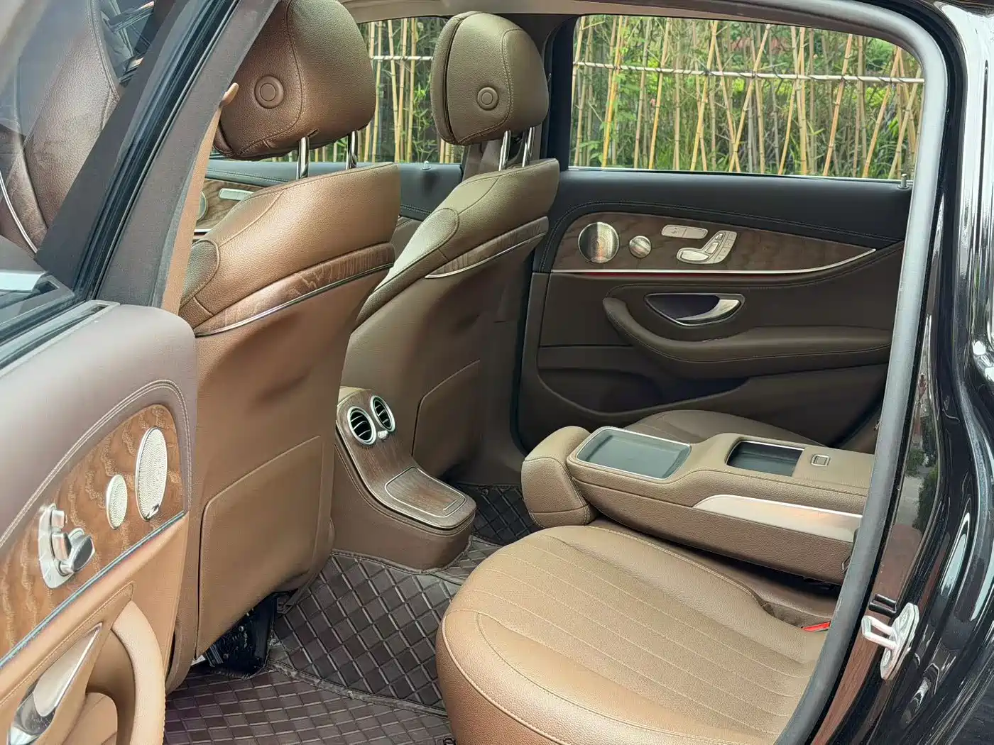 Mercedes-Benz E-Class 2023 Facelift E 300 L Luxury фото 6