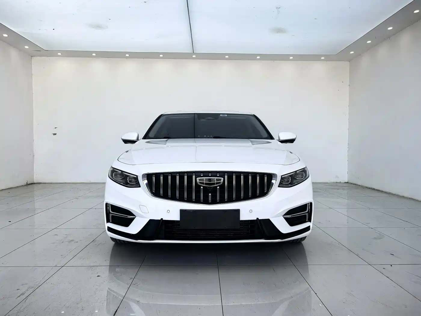 Фото 2 - Geely Preface