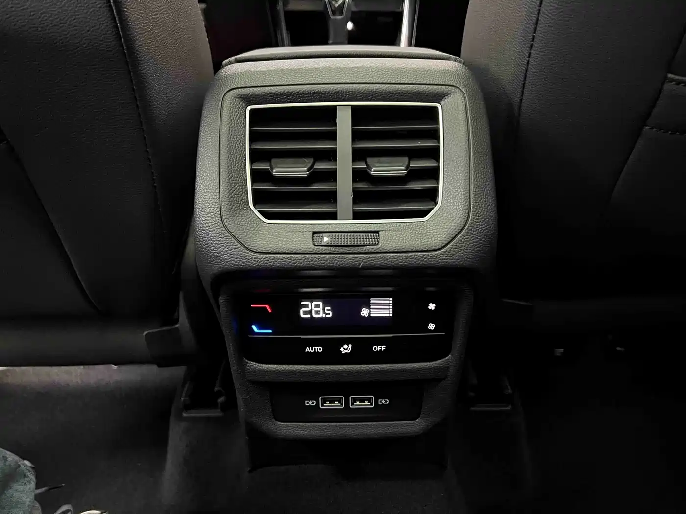 Volkswagen Tayron 2022 280TSI 2WD Luxury Smart Connect Edition фото 17