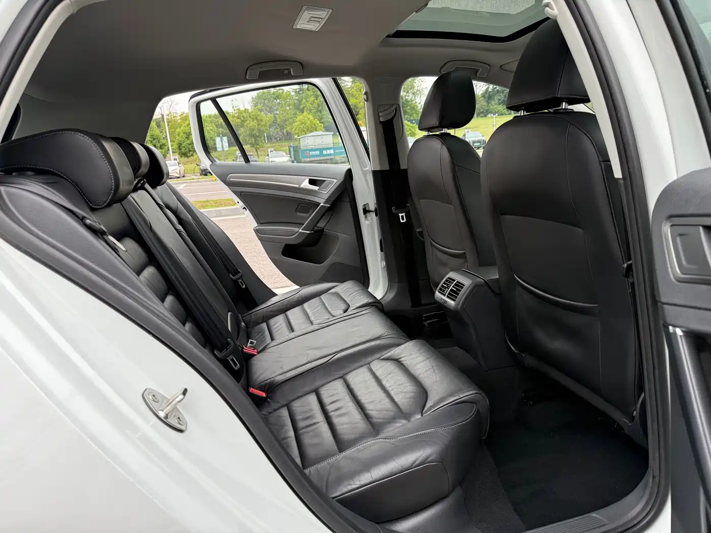 Volkswagen Golf 2016 230TSI Automatic Luxury фото 13