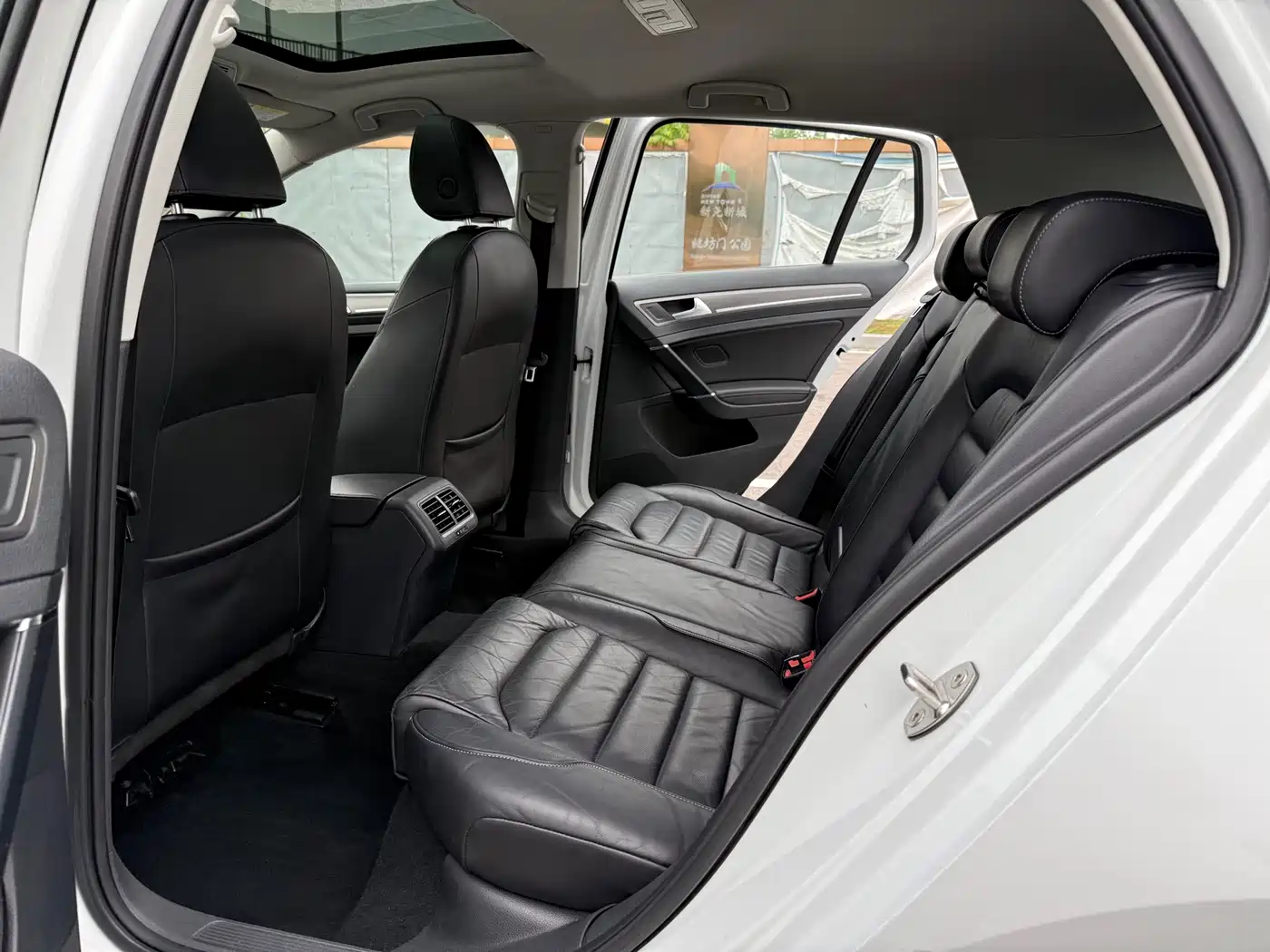 Volkswagen Golf 2016 230TSI Automatic Luxury фото 11