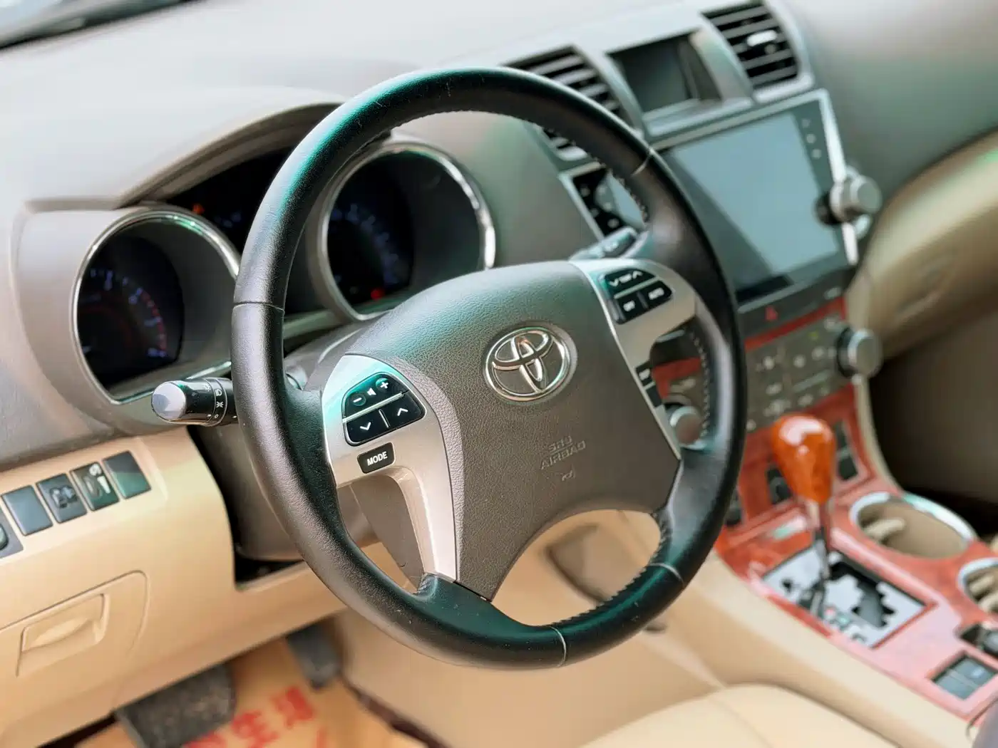 Toyota Highlander 2012 2.7L 2WD 7-Seater Luxury Edition фото 8