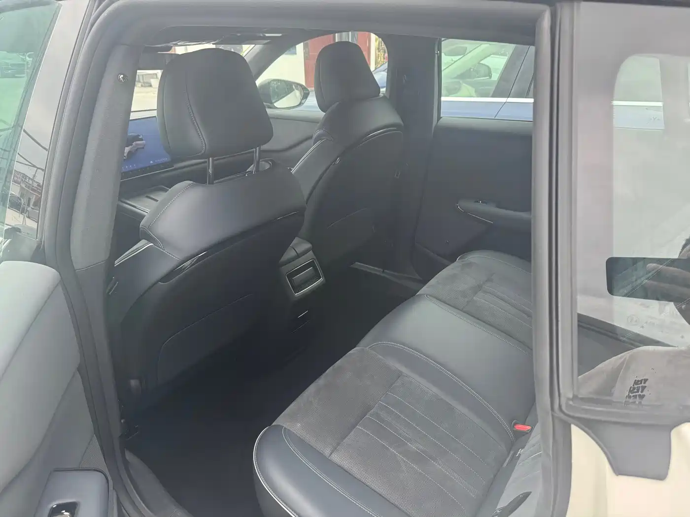 Voyah Auto Voyah Zhiyin 2024 Long Range Super Charging Edition фото 5