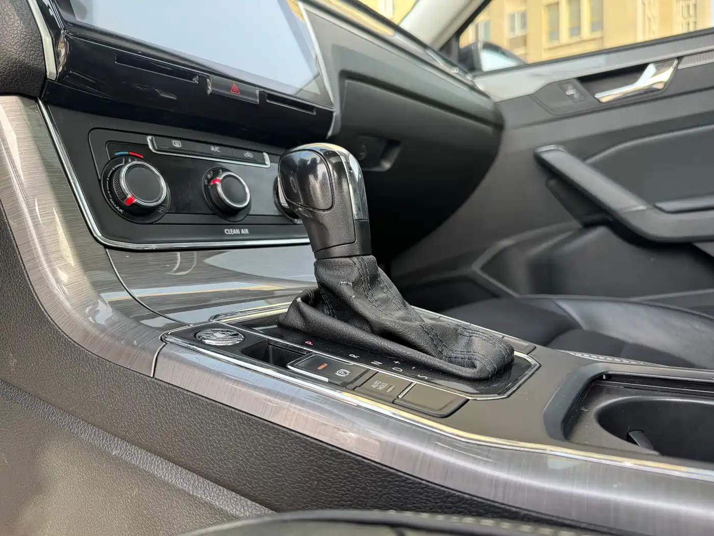 Volkswagen Passat 2015 1.8TSI Automatic Prestige Edition фото 7