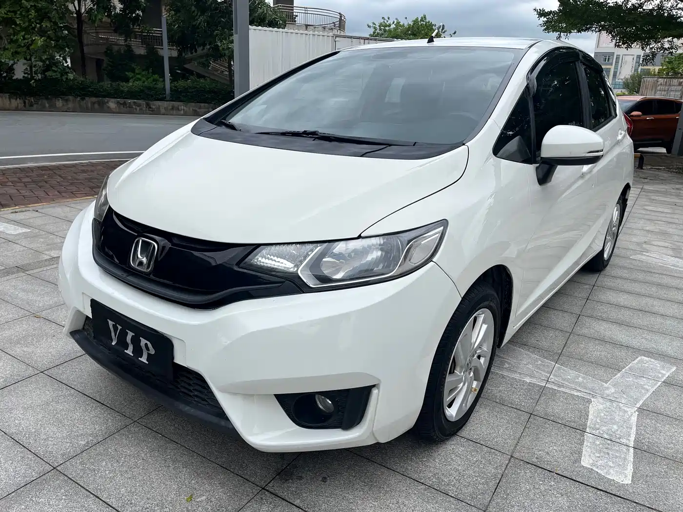Фото 1 - Honda Fit