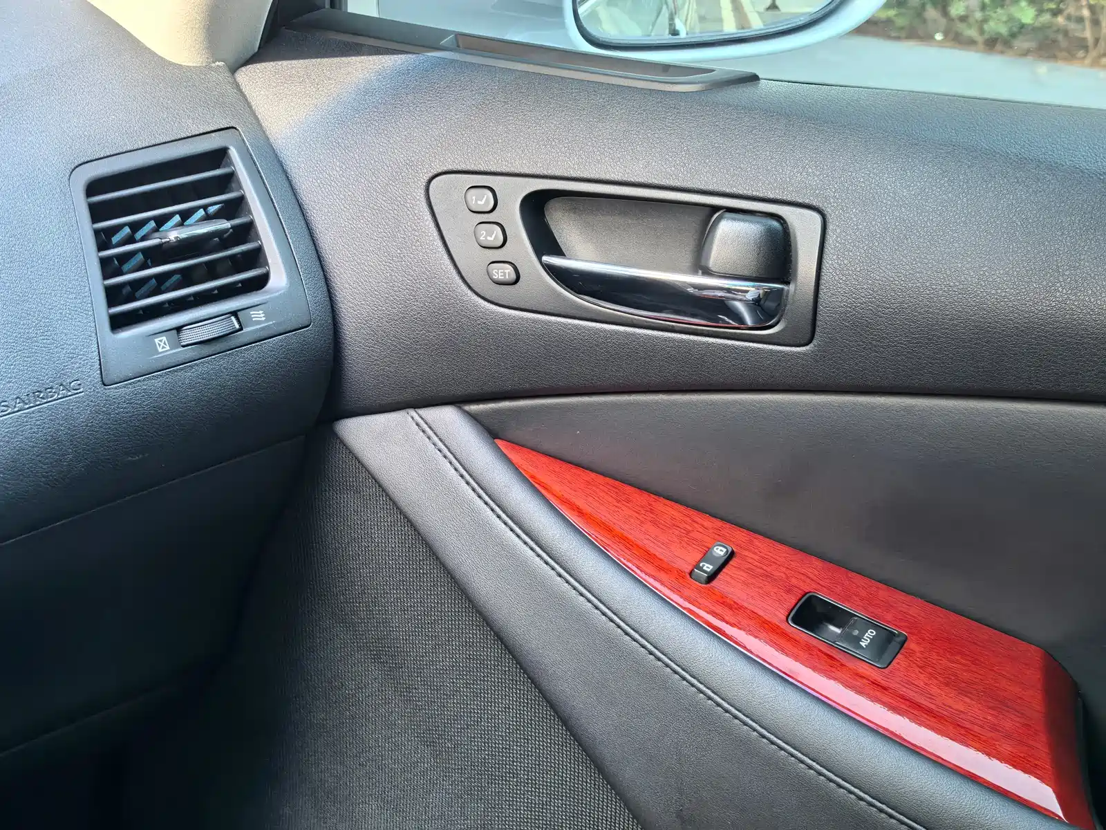 Фото 23 - Lexus ES