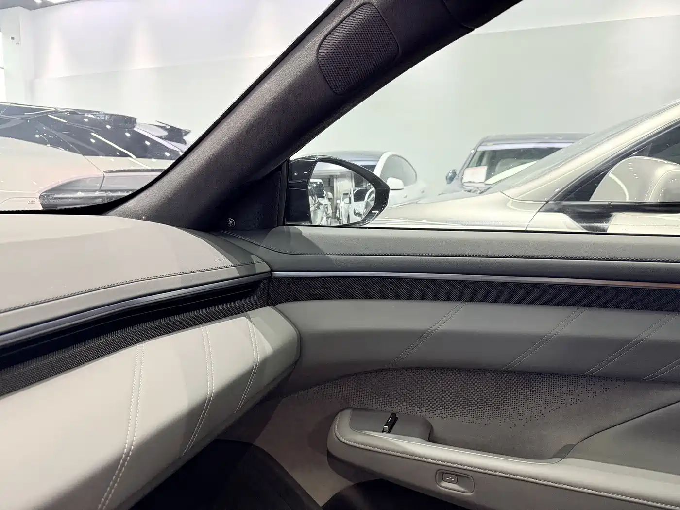 ZEEKR EXTREME KRYPTON 001