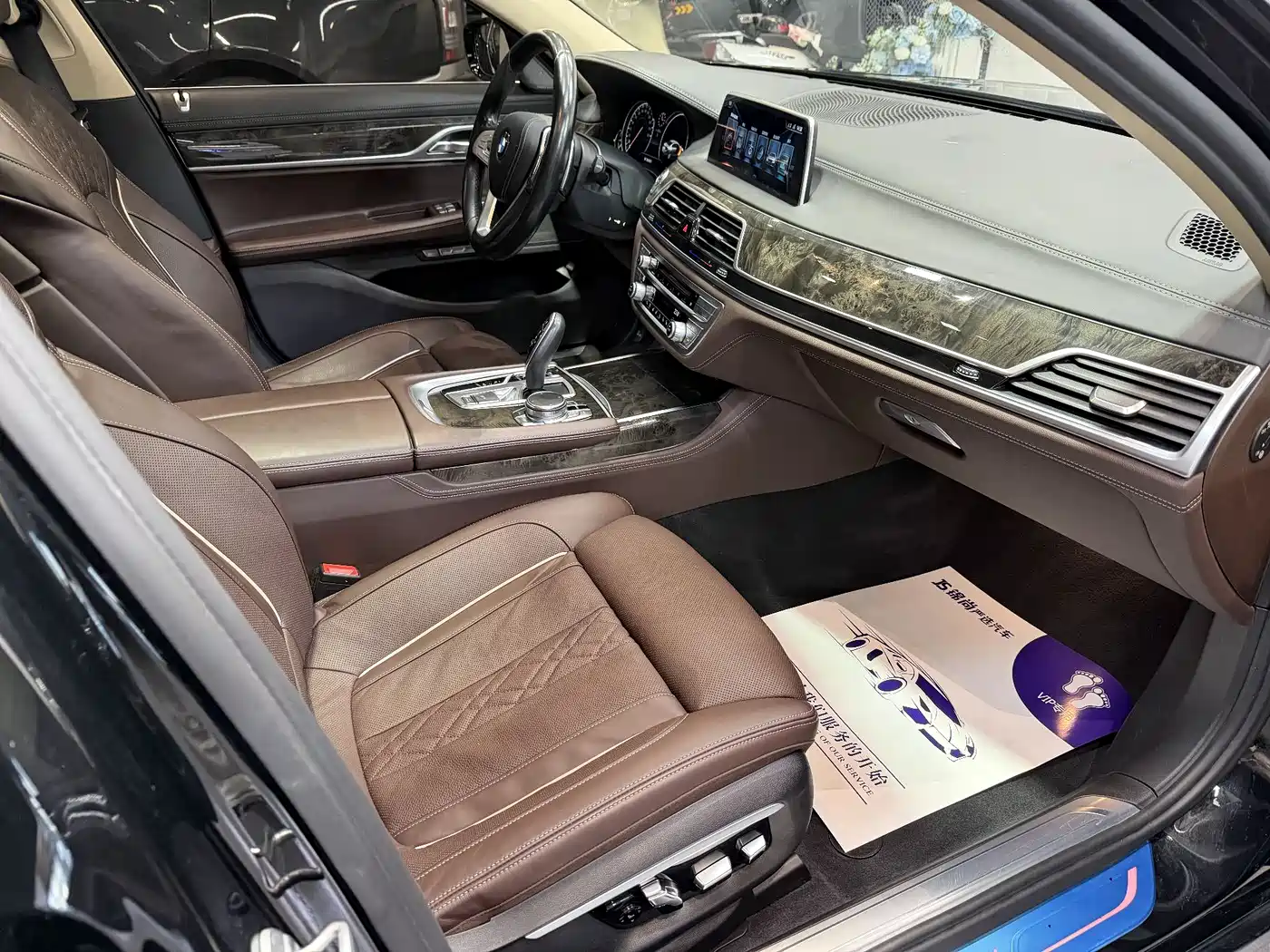 BMW 7 Series 2016 740Li Leading Edition фото 17
