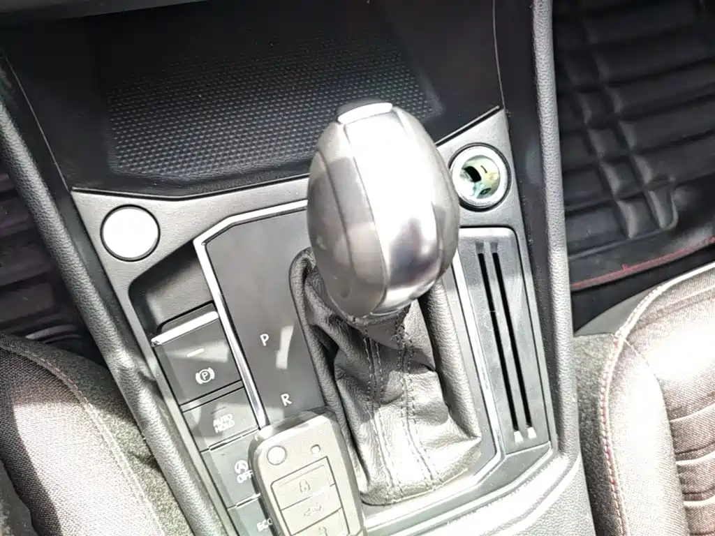 Volkswagen Lavida 2024 Model 300TSI DSG Starlight Full Comfort Edition фото 14