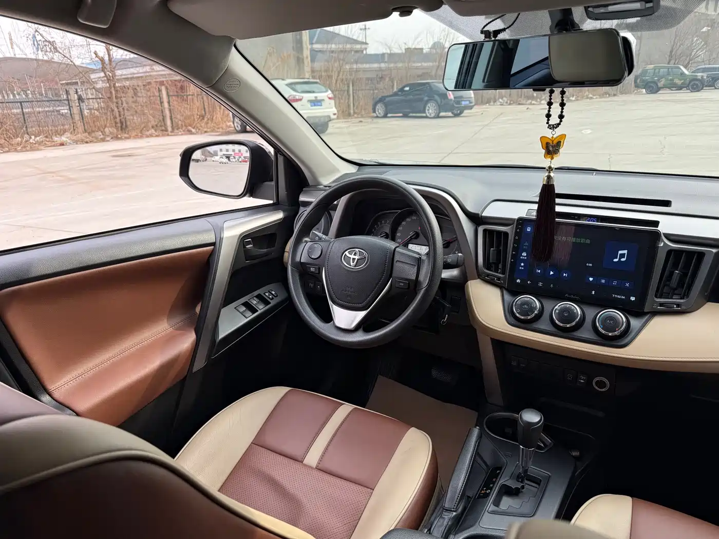 Toyota RAV4 Rongfang 2016 2.0L CVT 2WD Urban (China V) фото 12