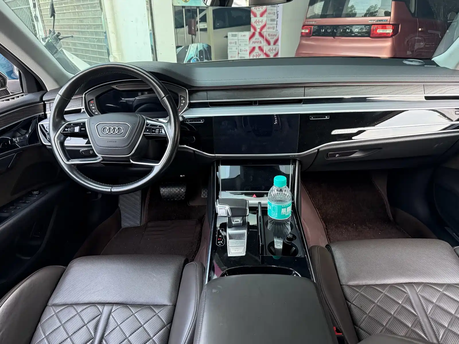 Photo 7 - Audi A8