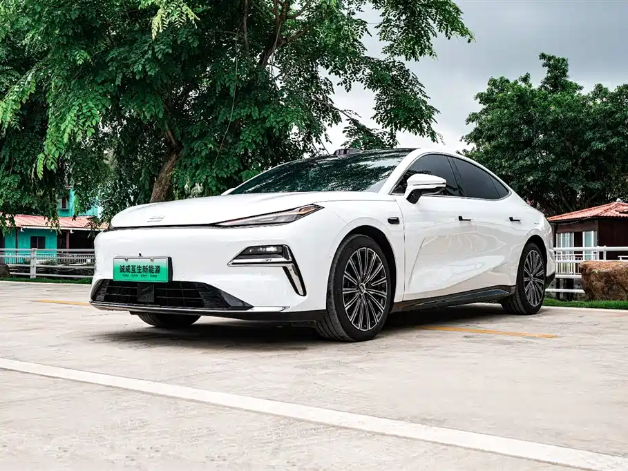 Geely Galaxy Galaxy Xingyao 8 2025 130km EM-P Starship Edition