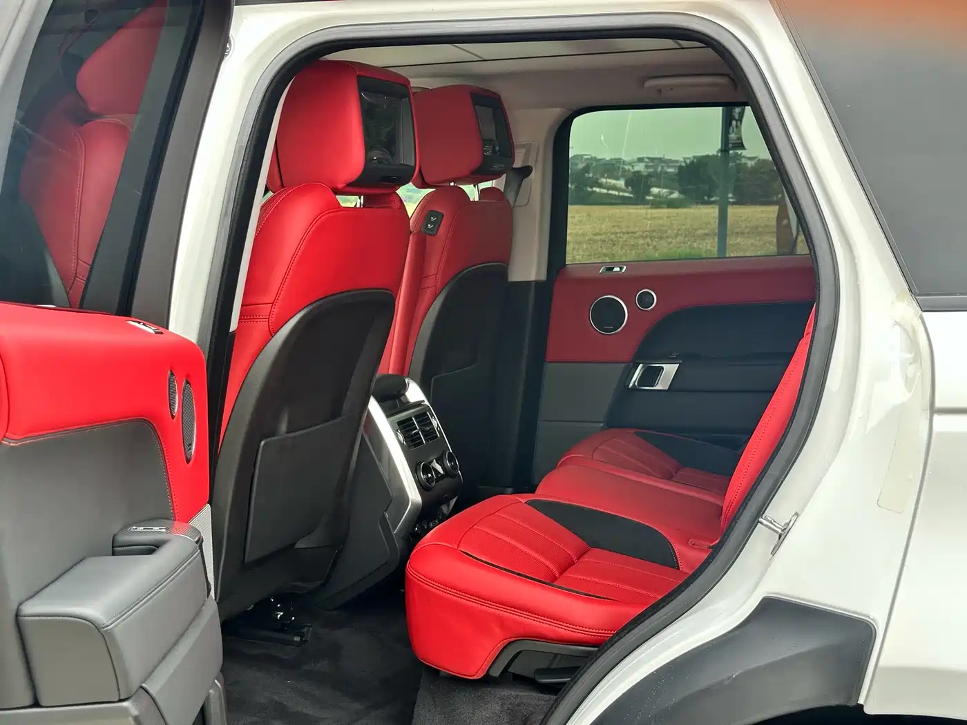 Land Rover Range Rover Sport 2021 3.0 L6 Gloss Black Edition фото 11