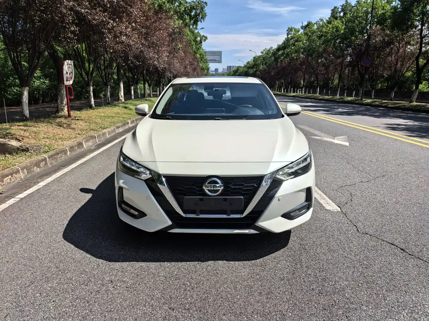 Фото 2 - Nissan Sylphy