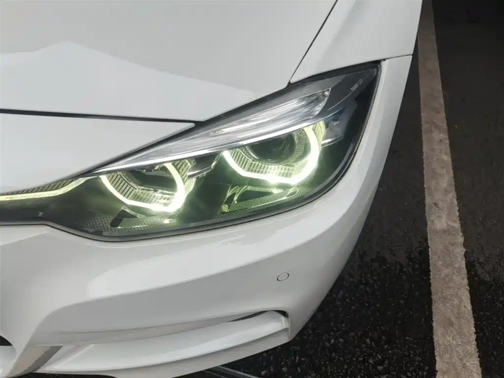 BMW 3 Series 2019 320i M Sport Black Night Edition фото 24