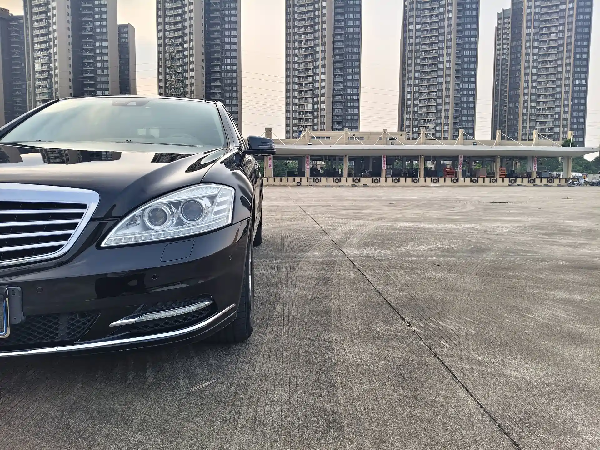 Photo 16 - Mercedes-Benz S-Class