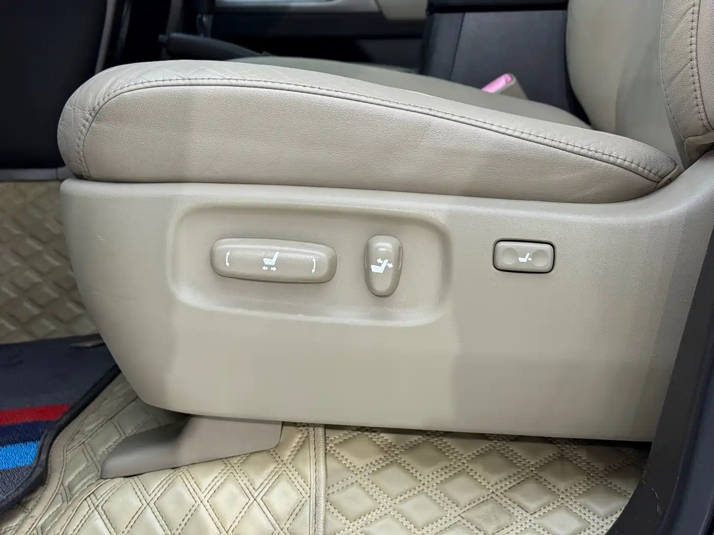 Toyota Land Cruiser 2007 4.7L Automatic VX-R фото 15