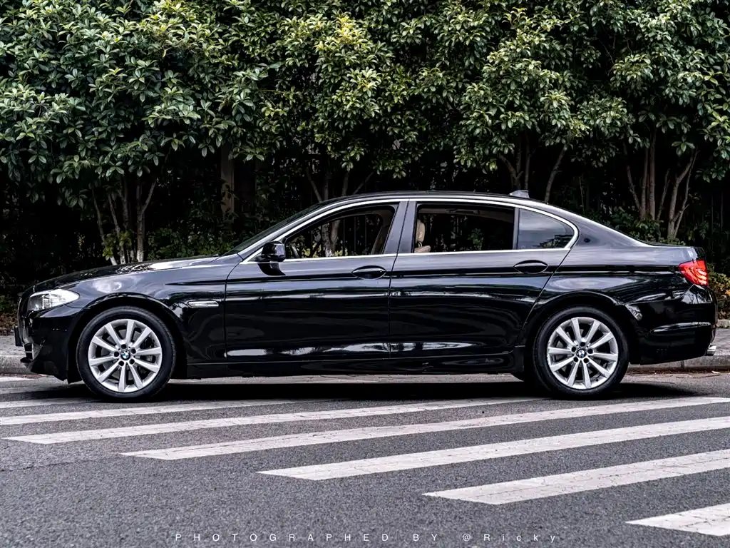 BMW 5 Series 2013 530Li Leadership фото 2