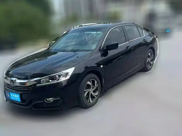 Honda Accord 2016 2.0L Comfort Edition — фото 1