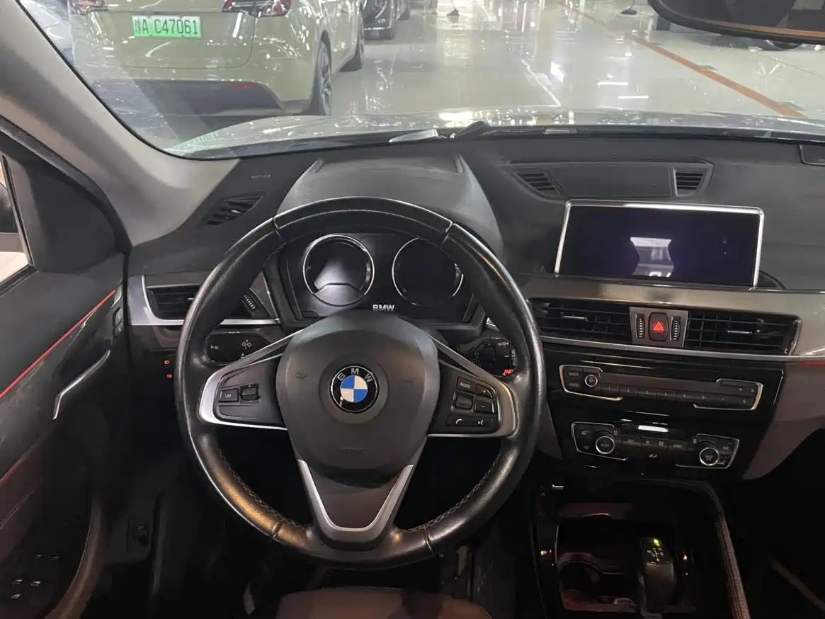 BMW X1 2019 xDrive20Li Premium Model фото 6