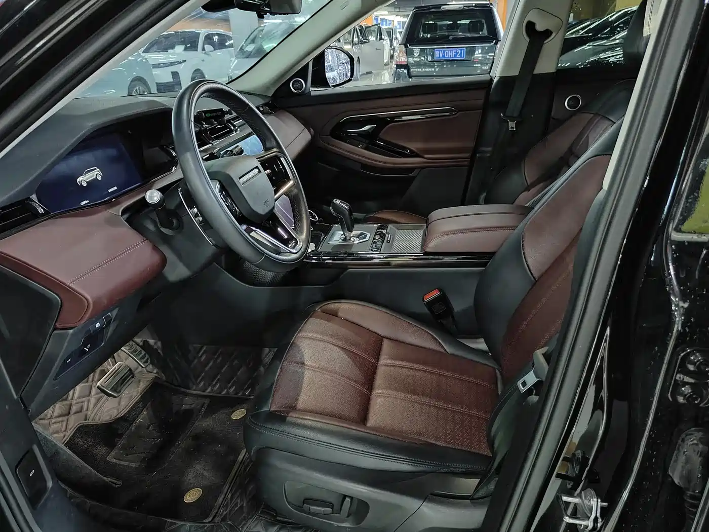 Land Rover Range Rover Evoque 2021 Range Rover Evoque L 249PS R-Dynamic First Edition Launch Edition фото 7