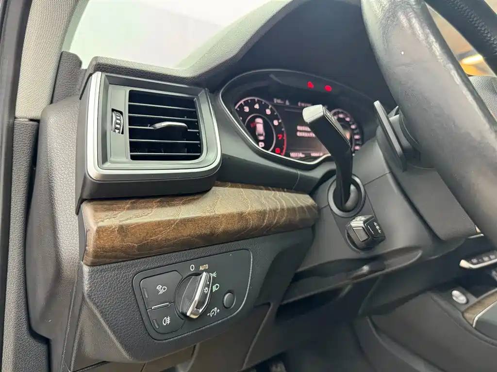 Audi Q5L 2018 Model 45 TFSI Premium Luxury Sport China V фото 8
