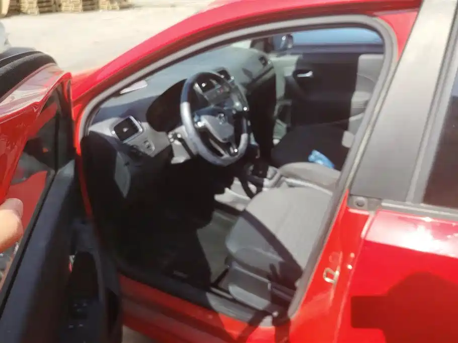 Volkswagen Polo 2016 1.6L Automatic Comfort фото 9