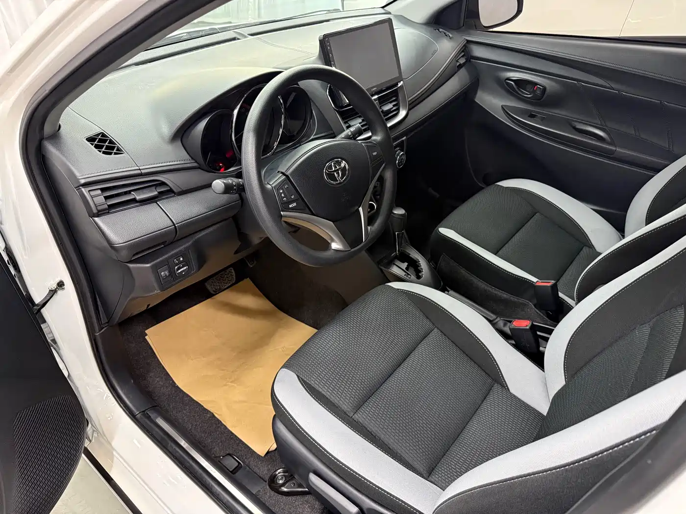 Toyota YARiS L Zhi Xuan 2022 Zhi Xuan X 1.5L CVT Leading PLUS Edition фото 15