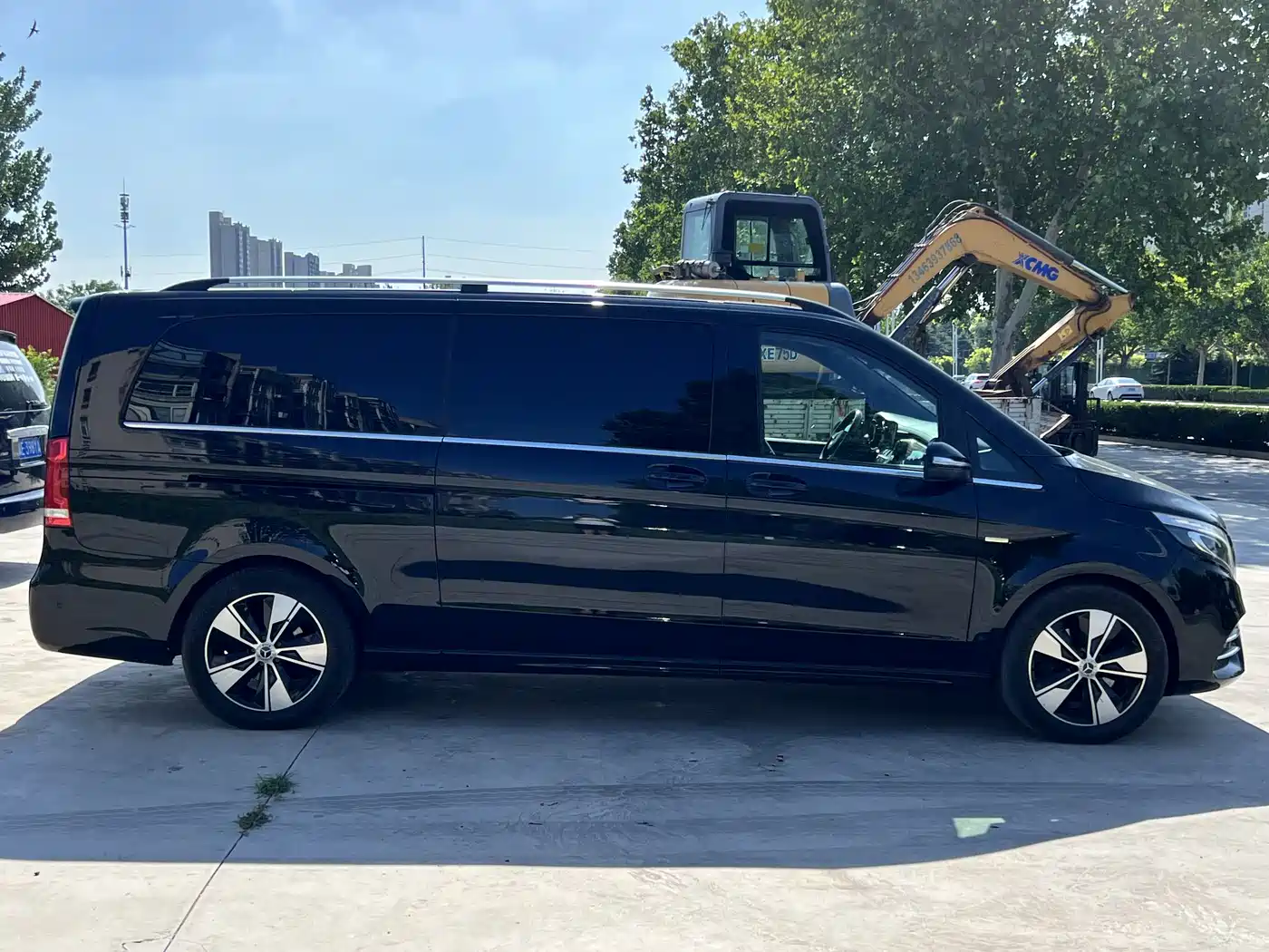 Mercedes-Benz V-Class 2020 Model V 260 L Long Wheelbase Luxury фото 4
