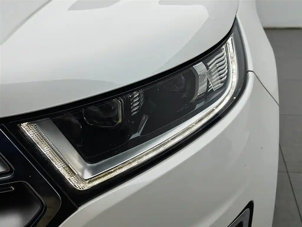 Фото 7 - Ford Edge