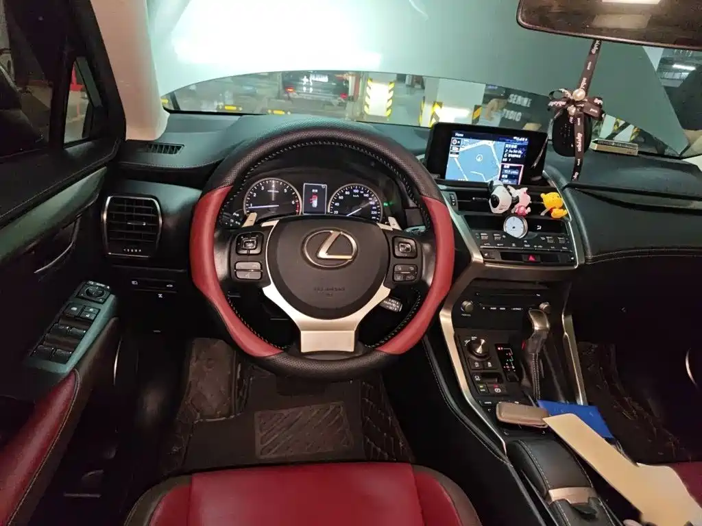 Фото 3 - Lexus NX