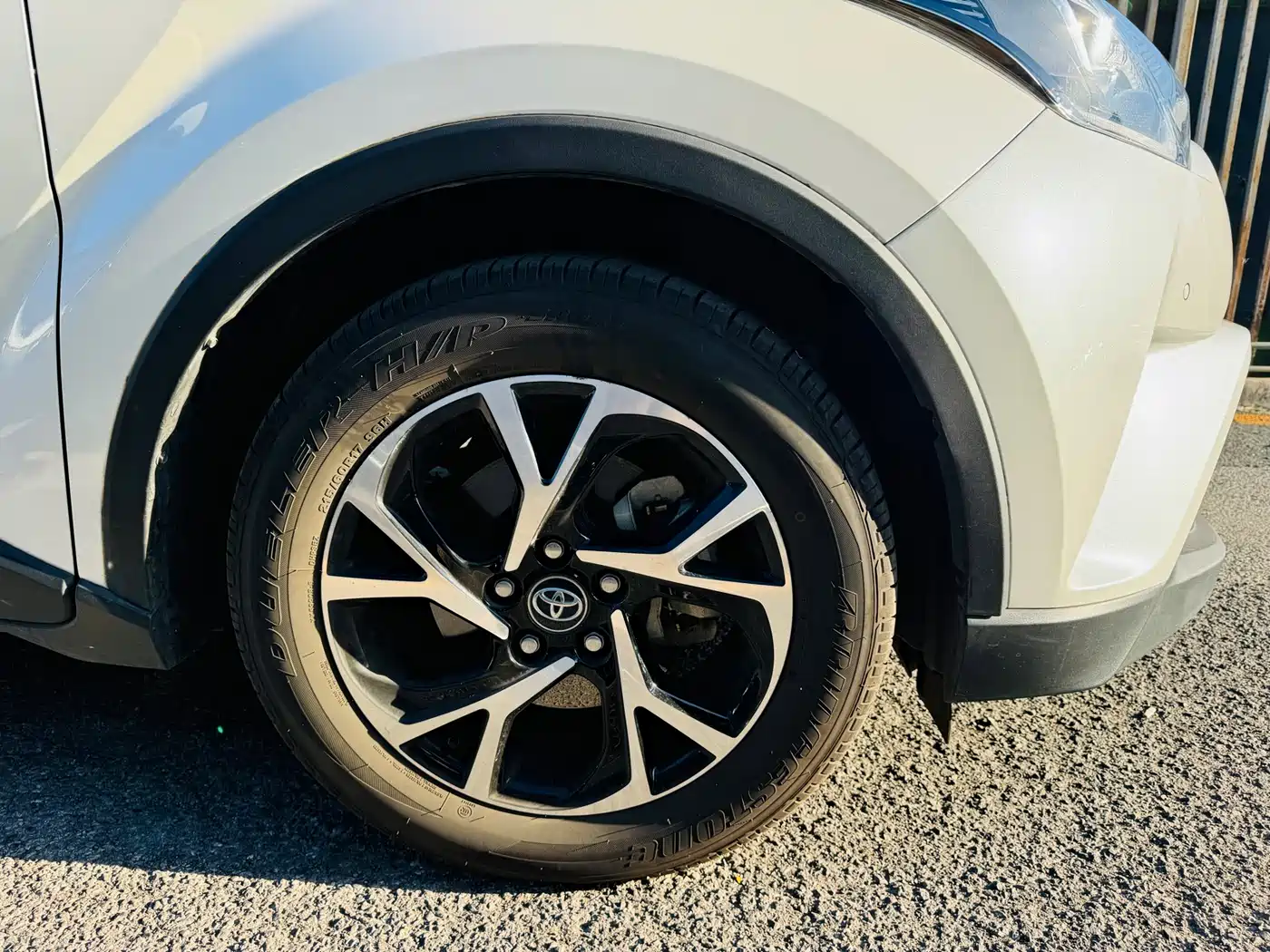 Toyota C-HR 2021 2.0L Luxury Edition фото 5