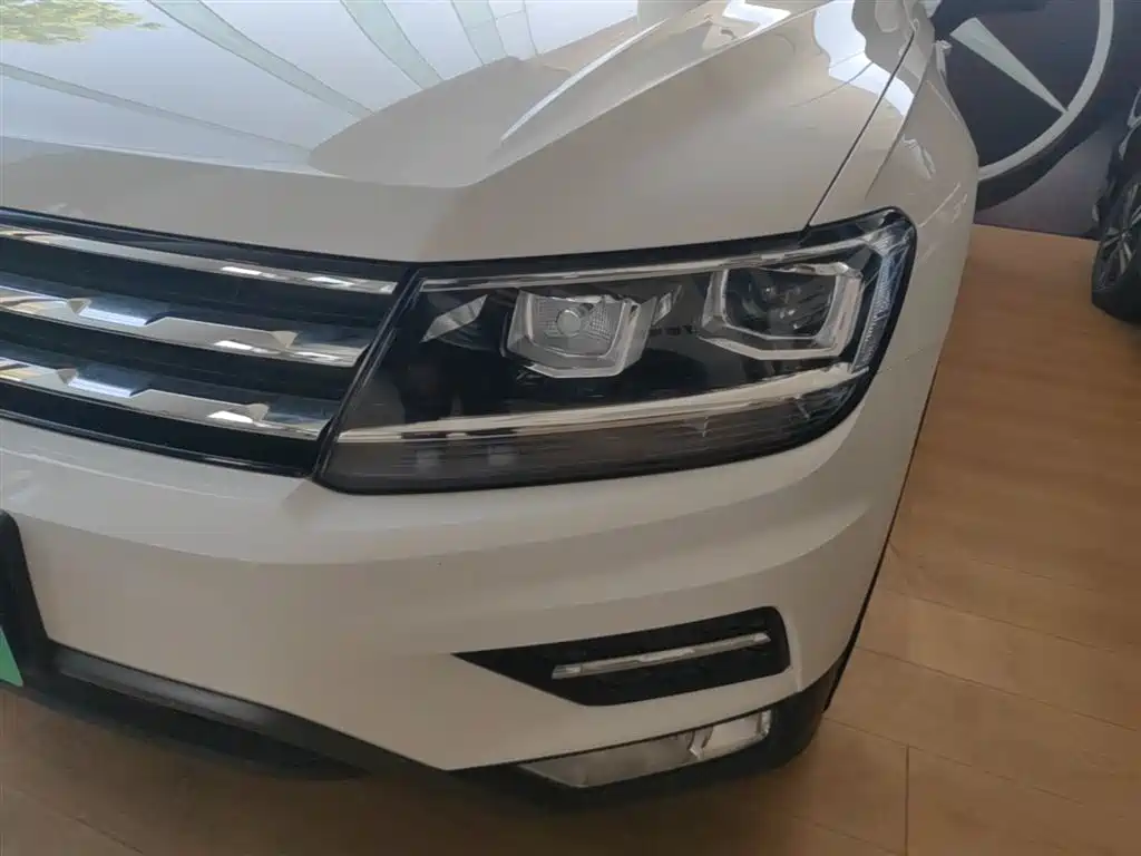 Volkswagen Tiguan L 2017 330TSI Automatic 2WD Comfort Edition фото 24