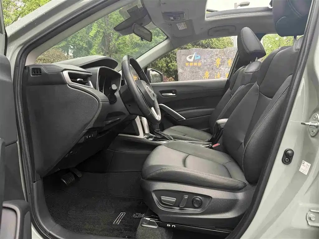 Toyota Corolla Cross 2022 2.0L Flagship Edition фото 4